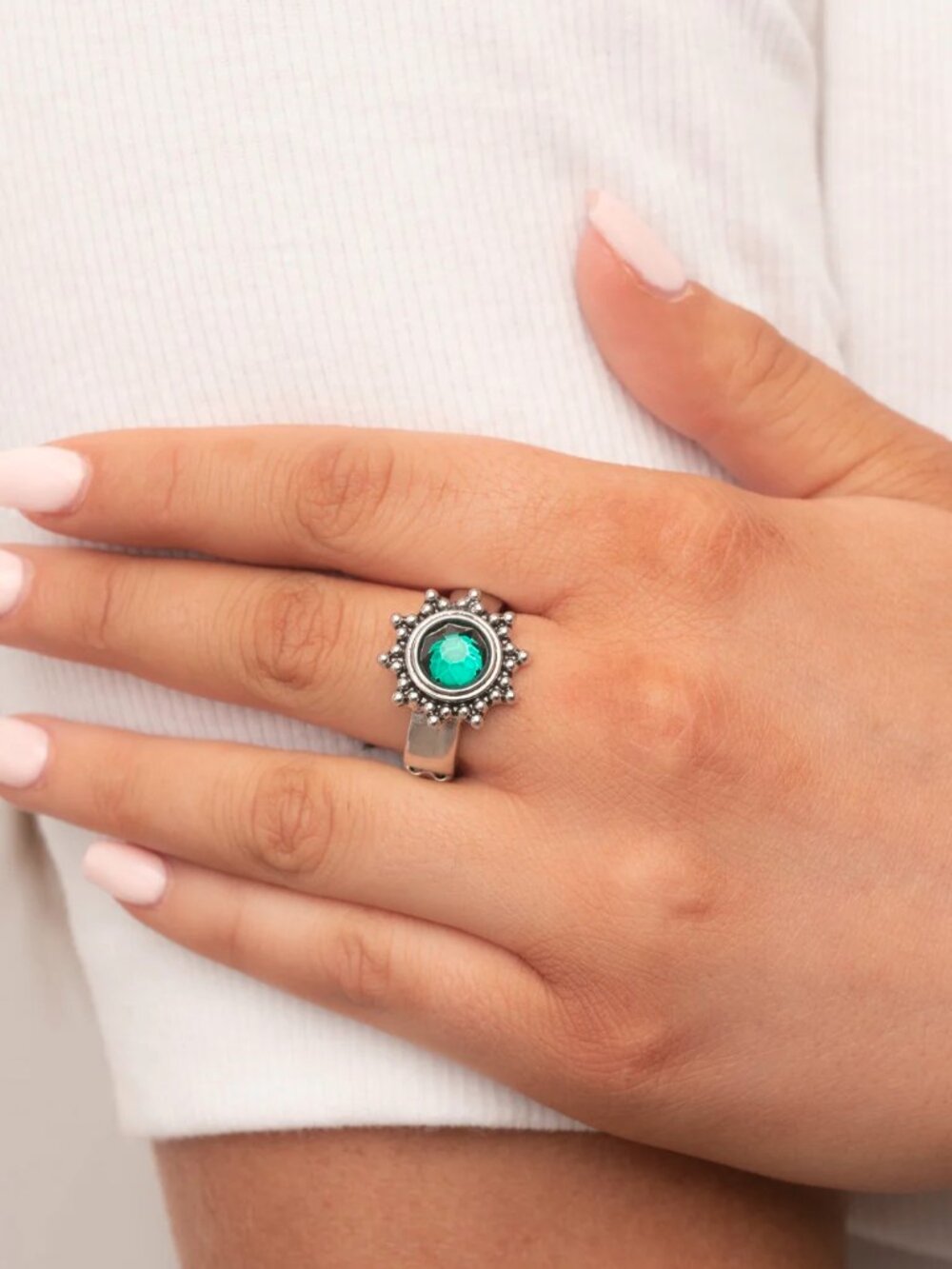 Paparazzi Jewelry Accessories - Expect Sunshine and REIGN - Green Ring - Vintage